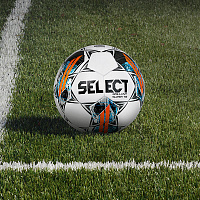 Обзор футбольных мячей  SELECT 2022